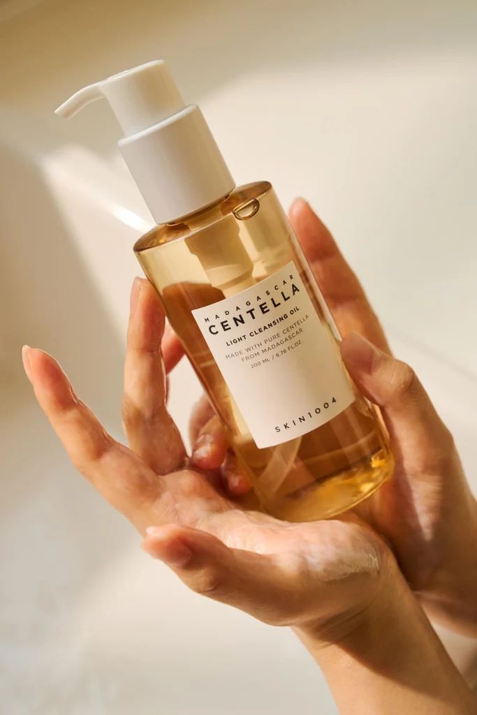 SKIN1004 Madagascar Centella Light Cleansing Oil (200ml)